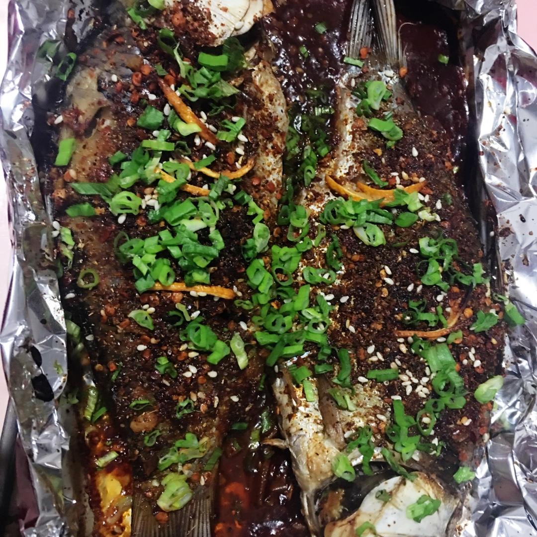 香辣烤鲫鱼