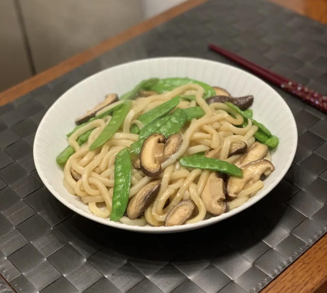 素炒乌冬面的做法