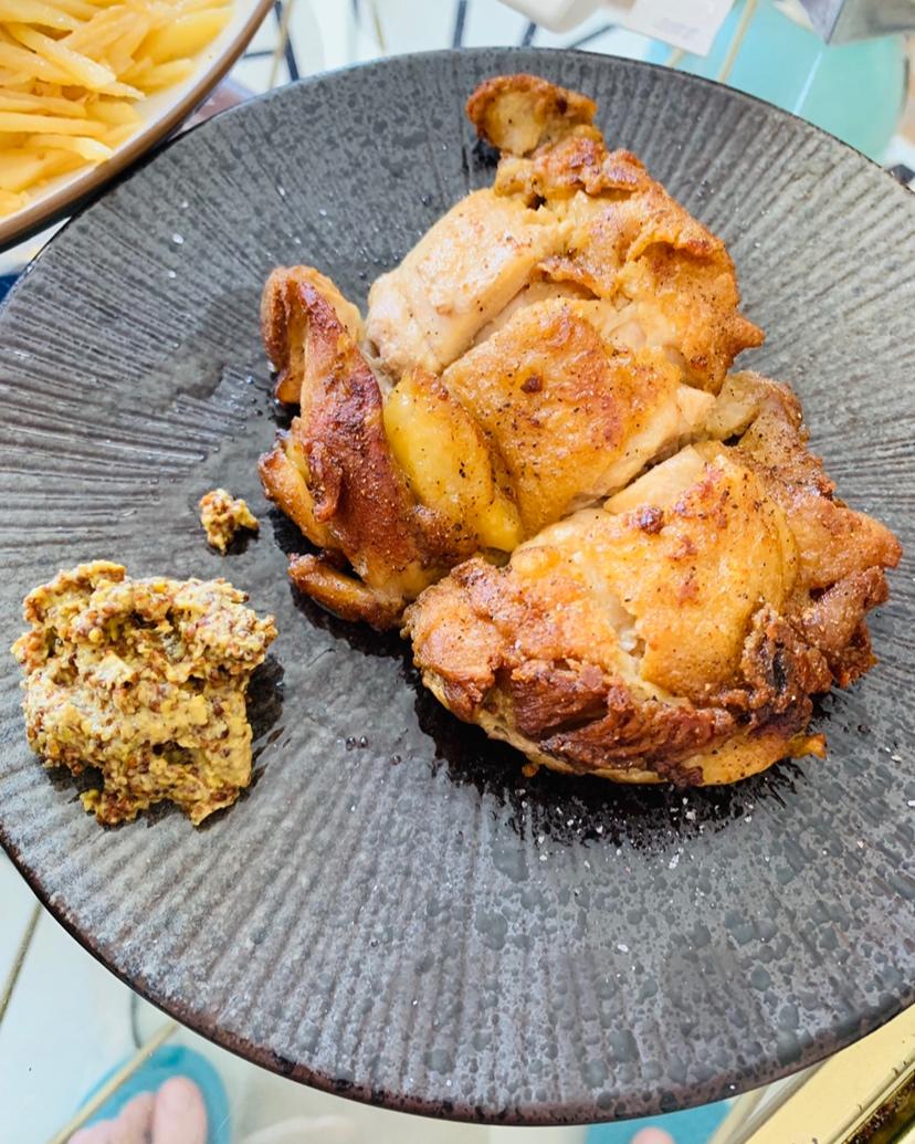 简单易做的香煎黑椒鸡排 柠檬鸡腿肉做法