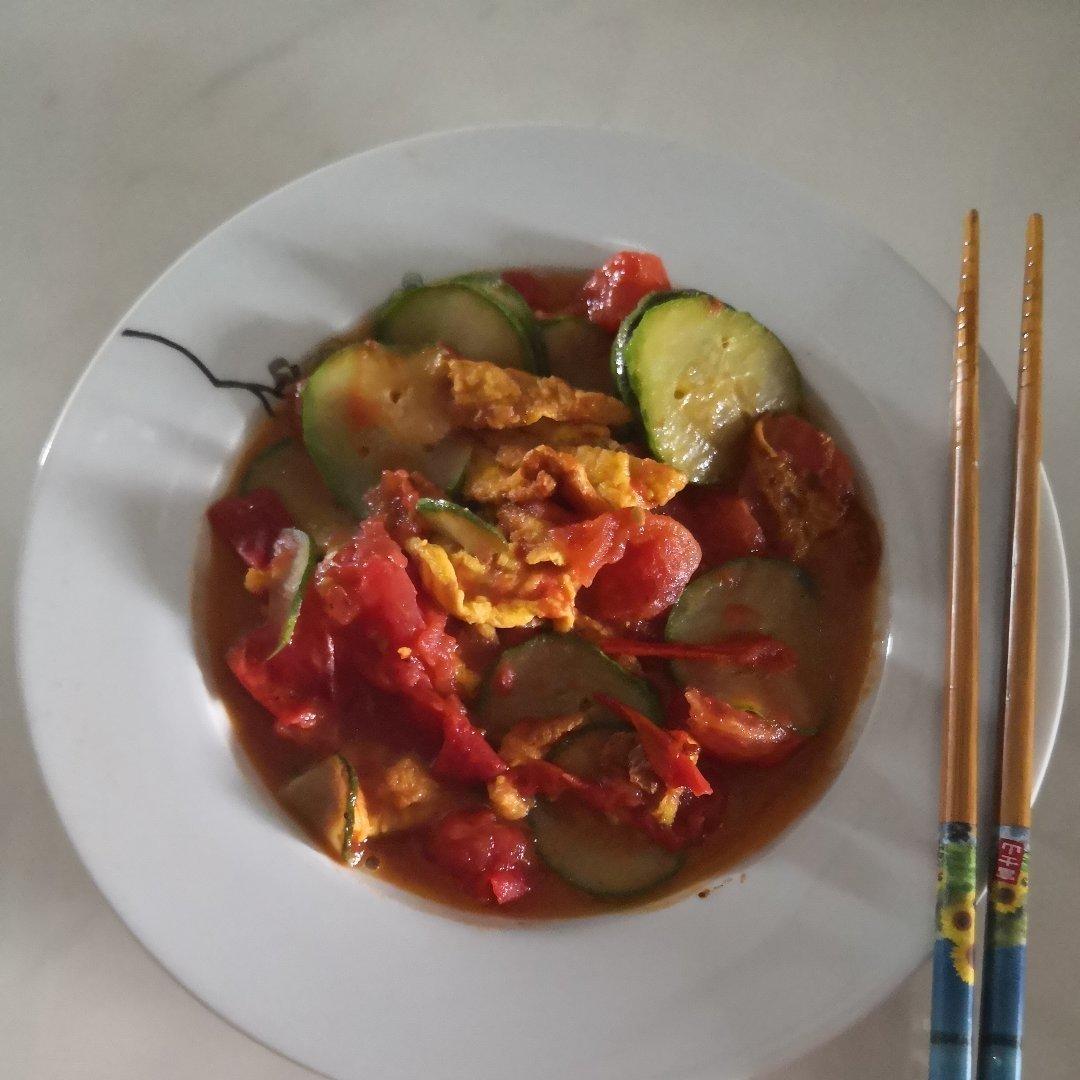 黄瓜西红柿炒鸡蛋