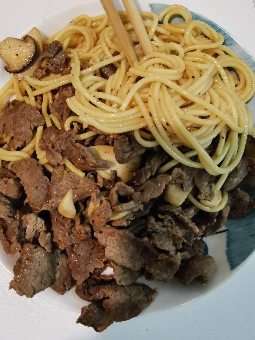 黑椒汁杏鲍菇炒牛肉