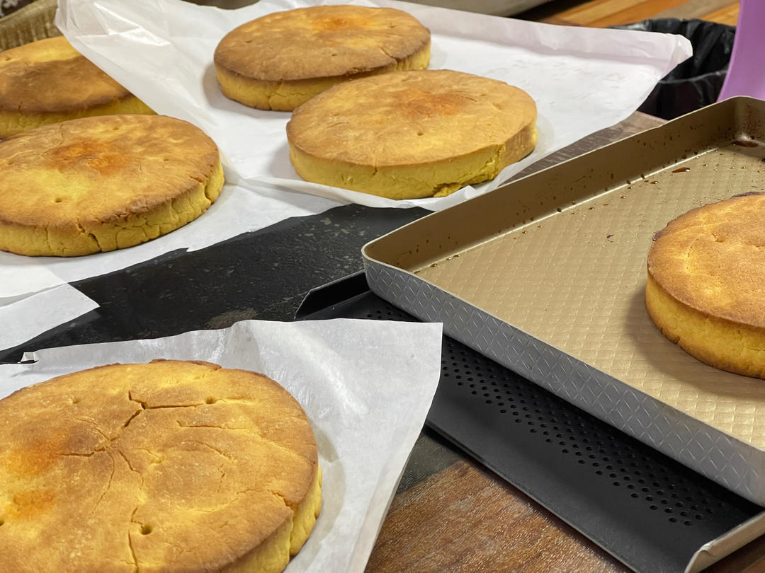 复刻胖东来黄金月饼，芋泥麻薯蛋黄···这真的是月饼吗？