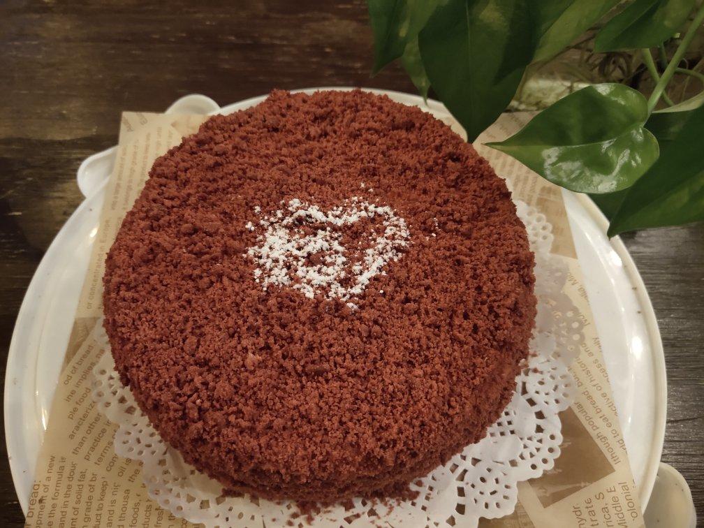 华丽变身的红丝绒蛋糕，浪漫与美味扑面而来。