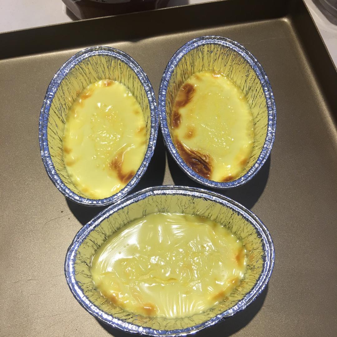 Crèmebrulée。法式烤布雷。焦糖布丁。