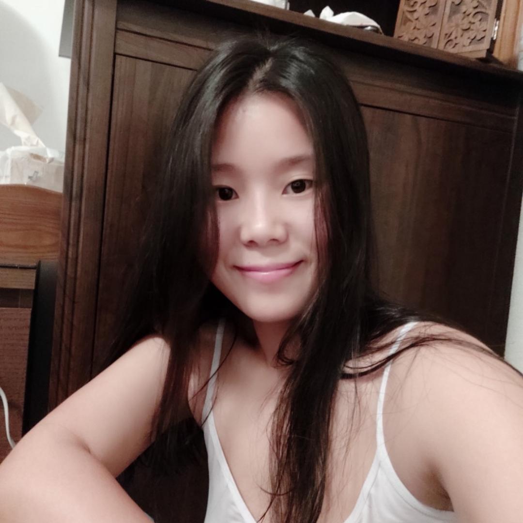 四瓣三叶草月月