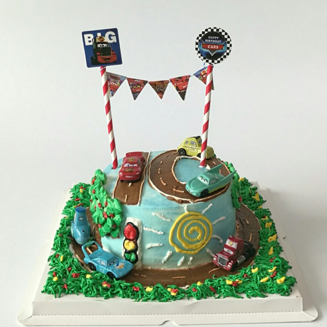 快乐的女王是我做的汽车总动员场景蛋糕 汽车总动员闪电麦昆男生们