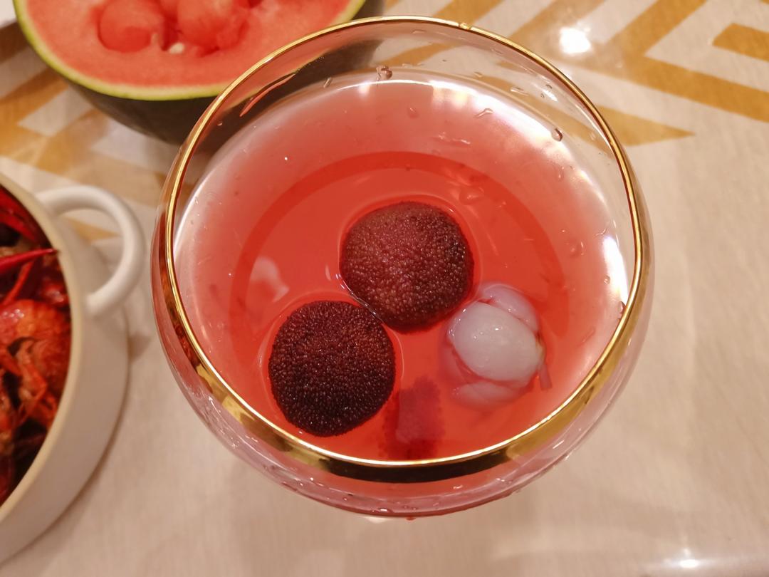 冰冰凉的杨梅荔枝饮❗ 酸甜爽口 | 简单好喝～