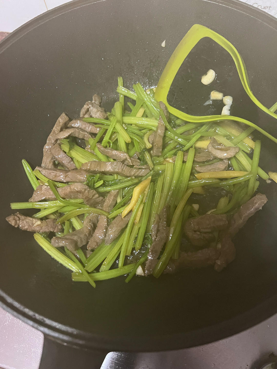 芹菜炒牛肉