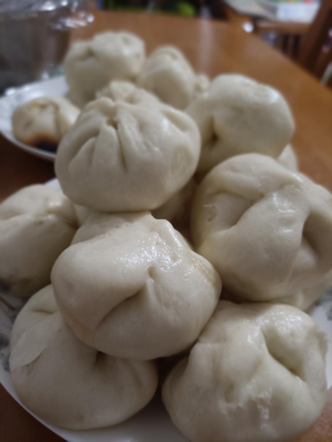 云朵般松软爆浆蜜汁叉烧包