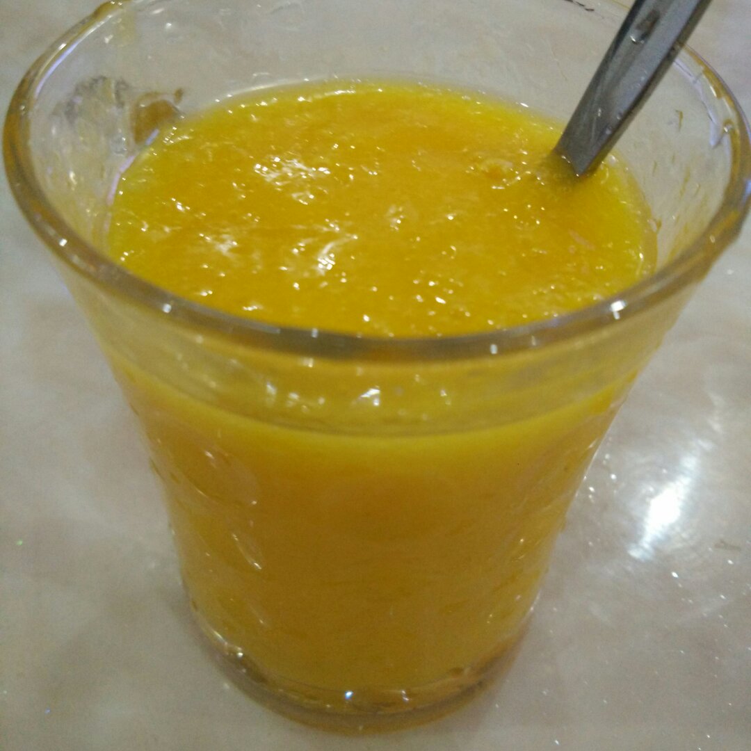 鲜榨芒果汁