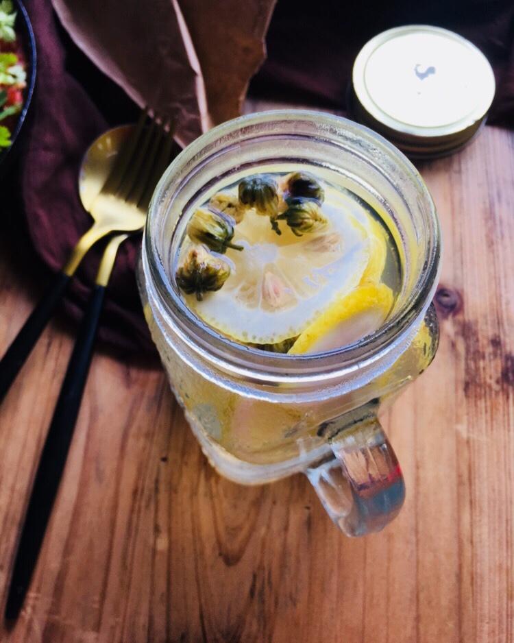 sharon蓝9911做的柠檬蜂蜜菊花茶