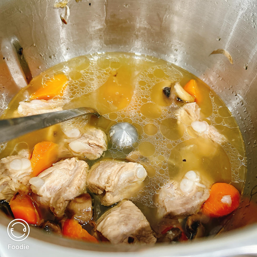 肉骨茶（白钟元《吃睡吃》做法）