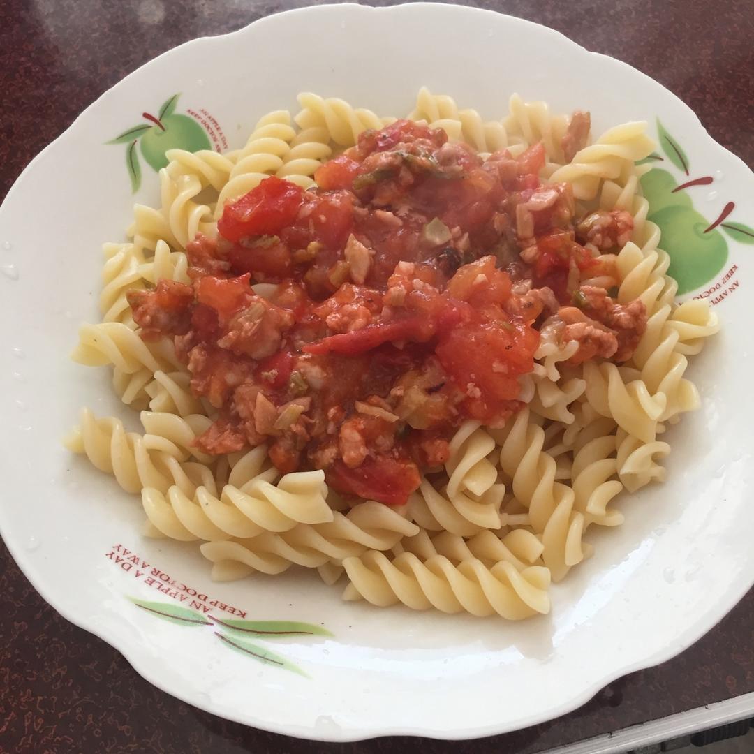 番茄肉酱通心粉