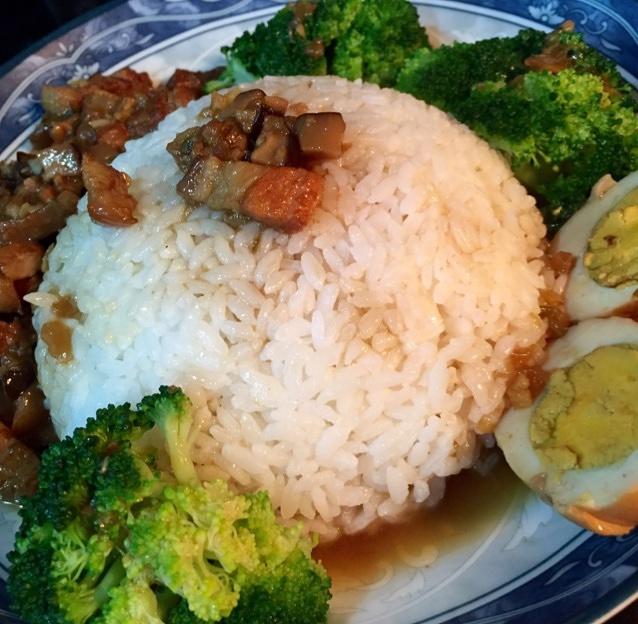 金牌卤肉饭的做法