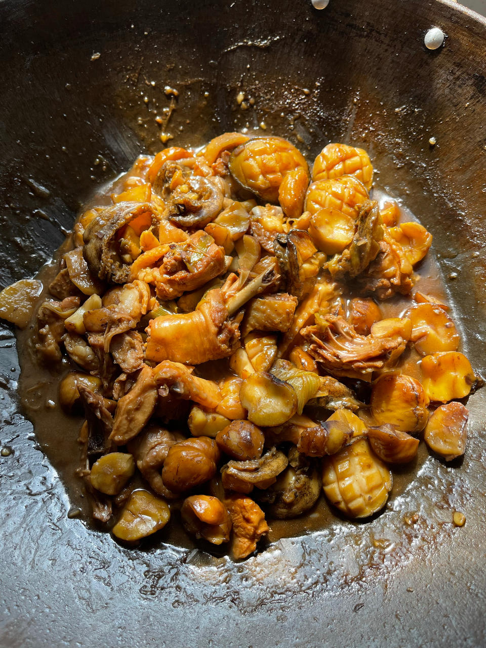 经典粤菜-鲍鱼焖鸡煲