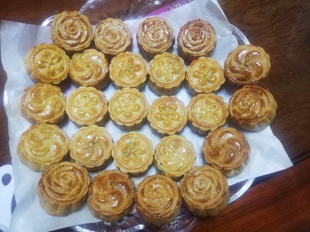 广式月饼—蛋黄莲蓉月饼