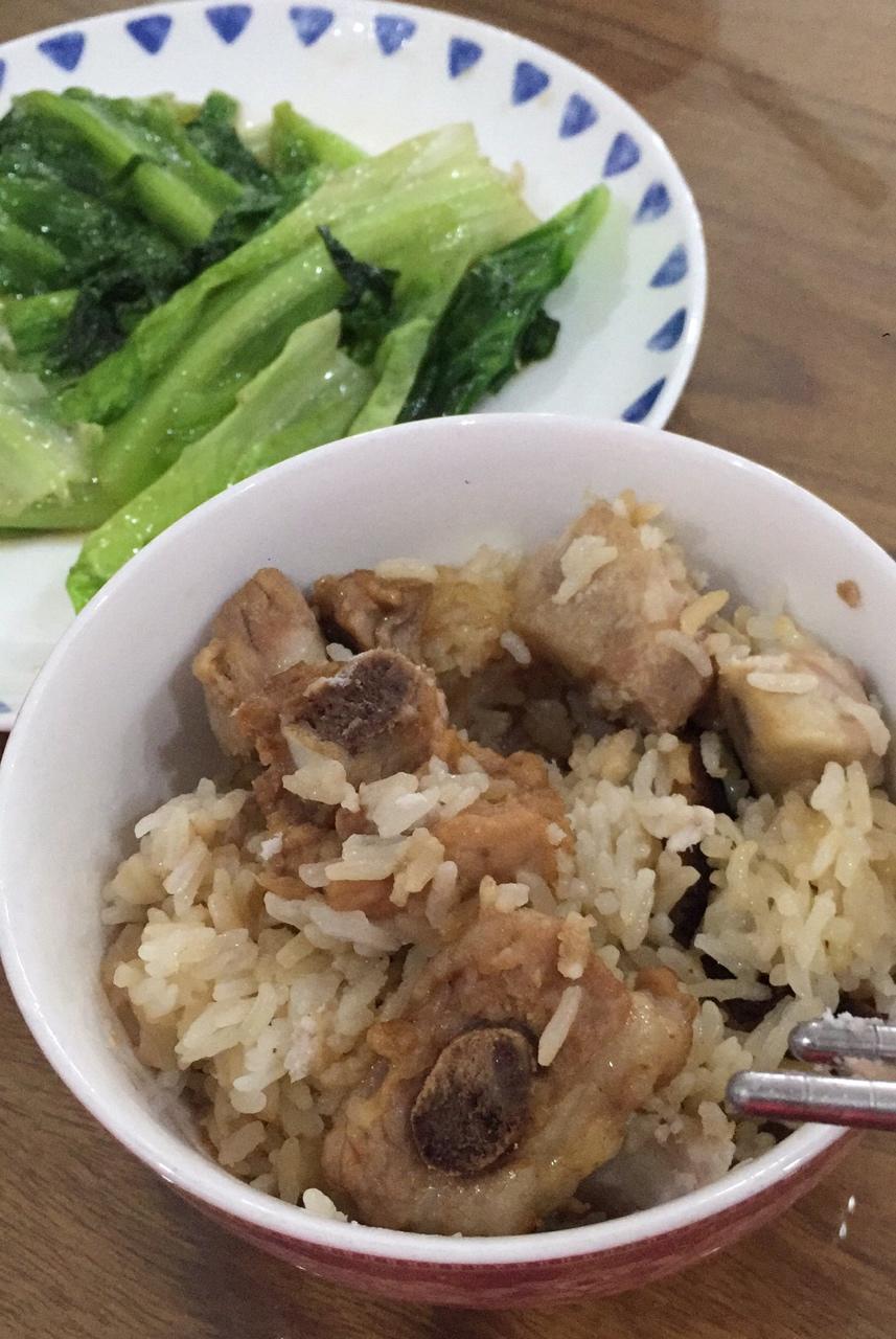 imsandy做的芋头排骨焖饭—有饭有肉有菜一人食