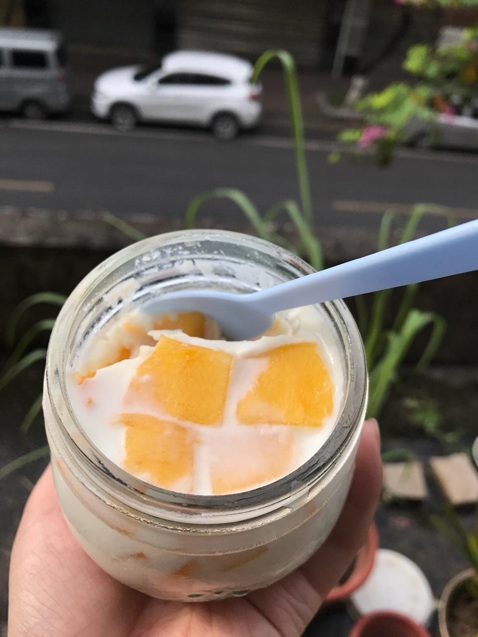 粒粒芒果椰汁冻糕