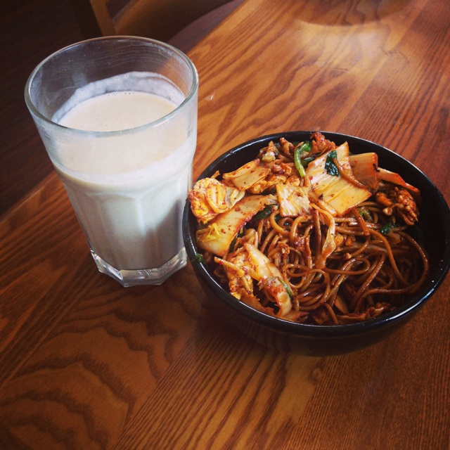 重口味麻辣什锦炒面