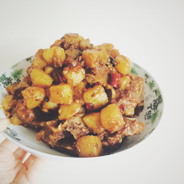 川味土豆烧排骨