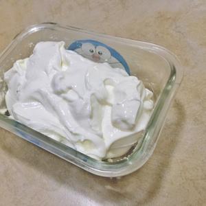 自制希腊酸奶（适合健身餐做色拉哦！）的做法 步骤3