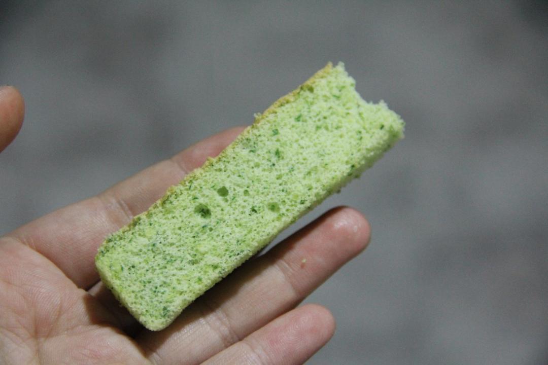 菠菜泥版戚风蛋糕卷