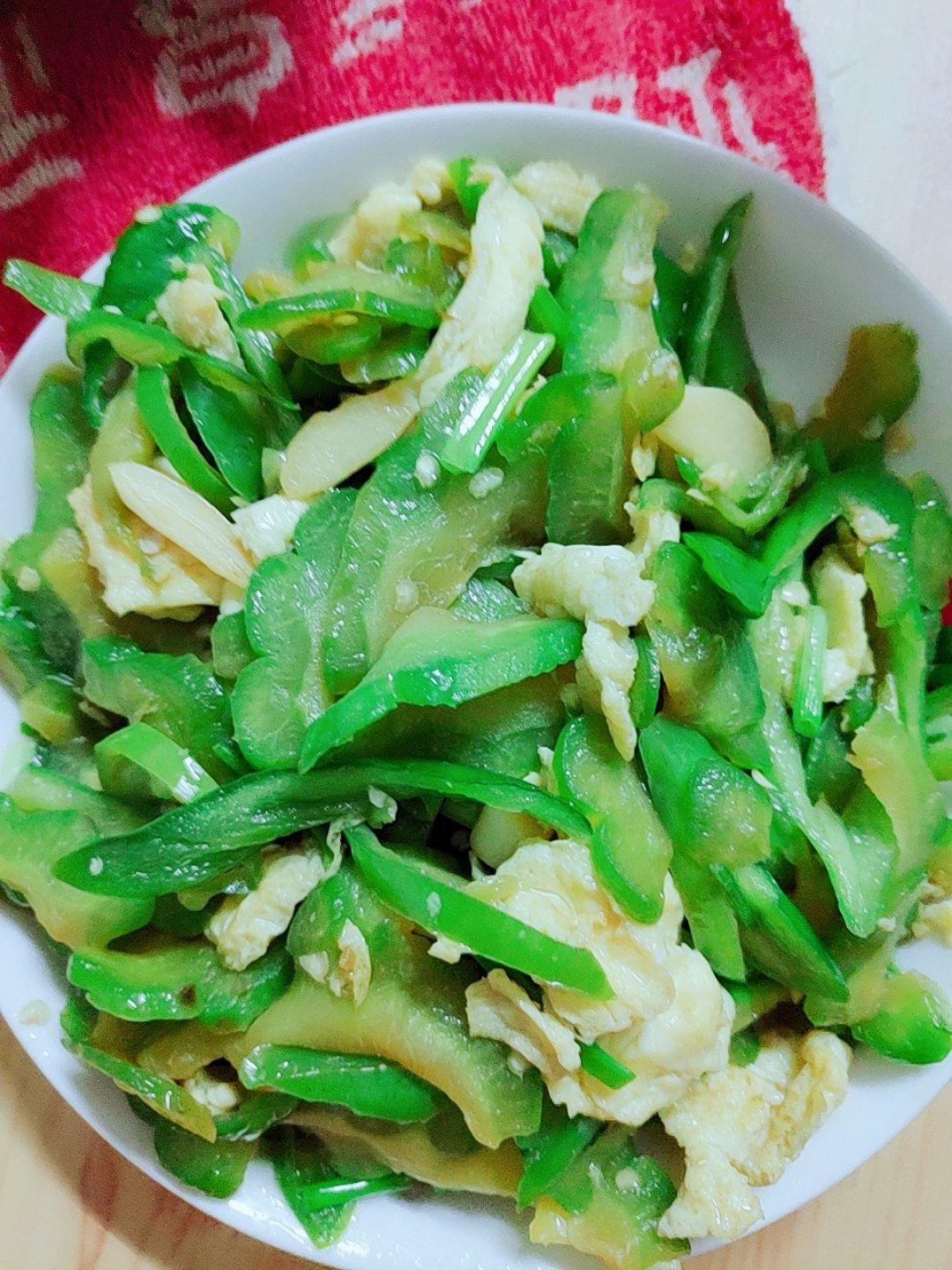 苦瓜炒鸡蛋