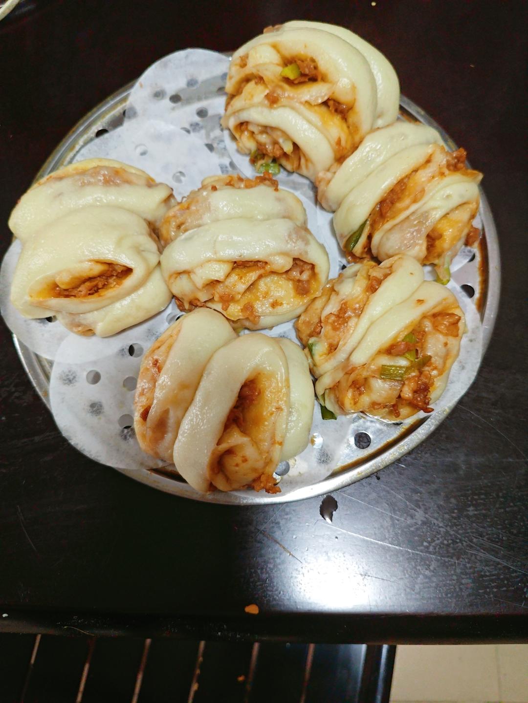 葱香肉花卷