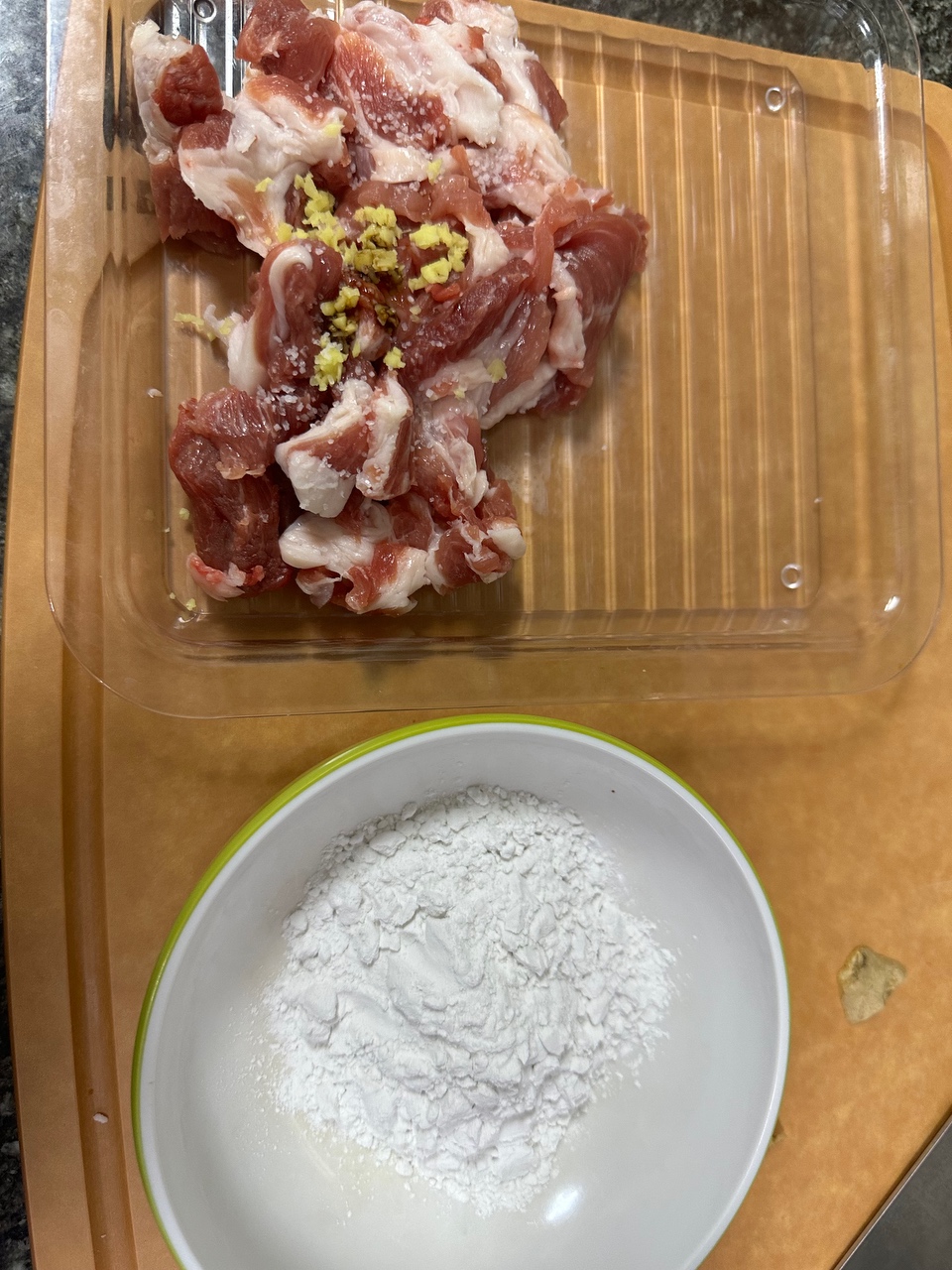 豌豆尖滑肉片的做法 步骤1