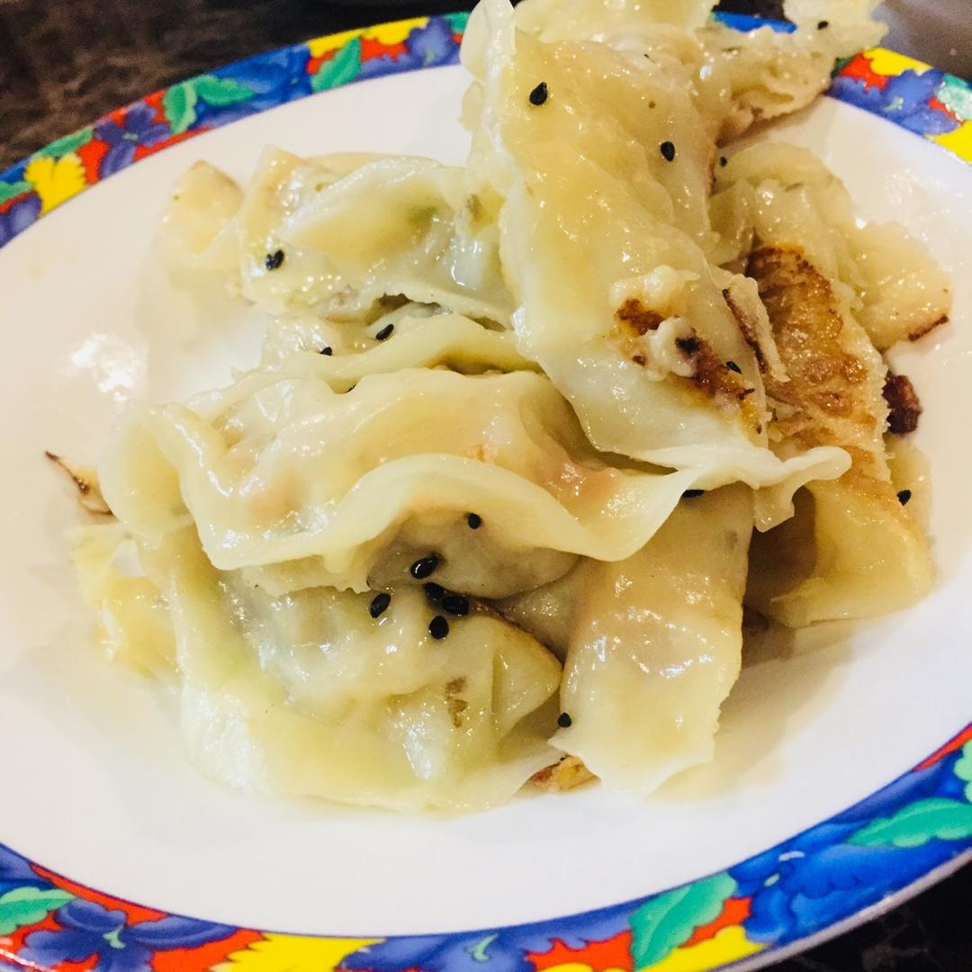 鲜肉锅贴