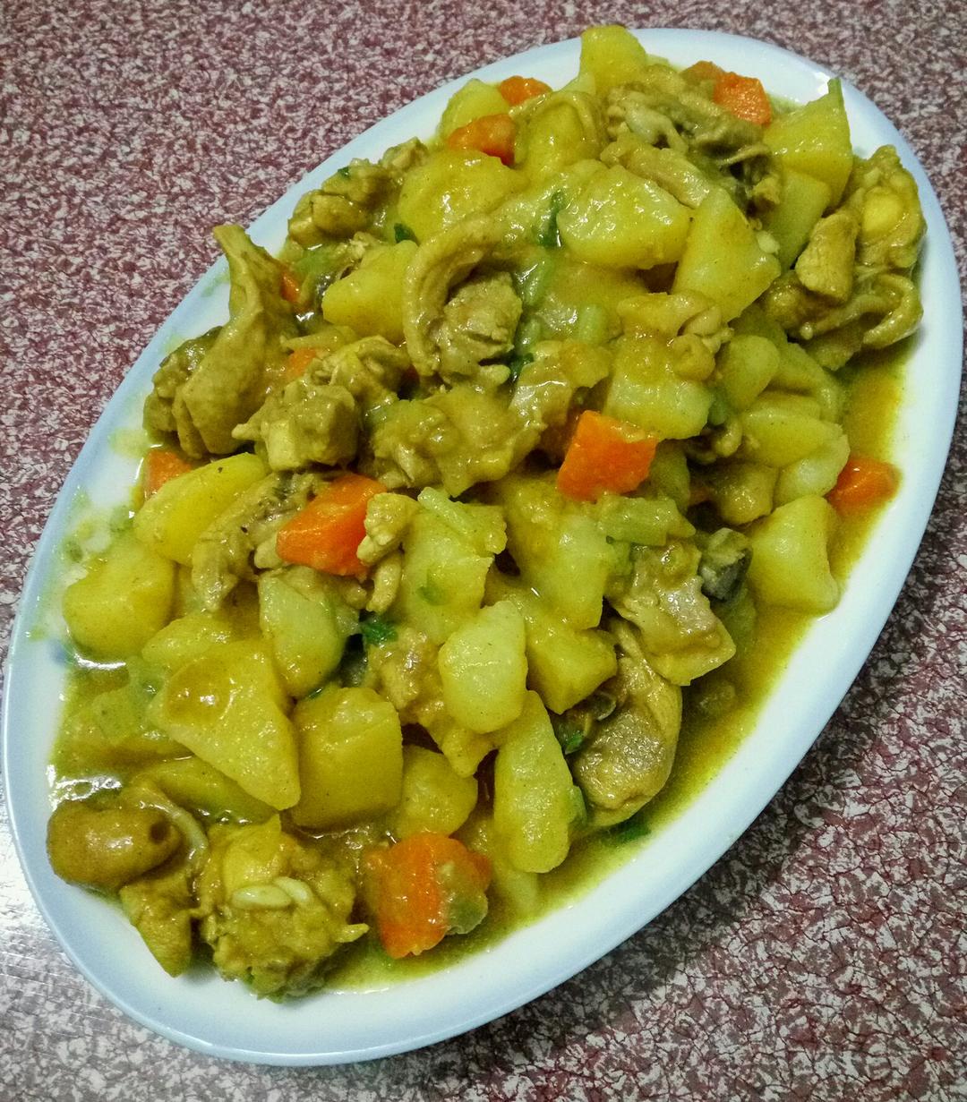 咖喱土豆鸡肉