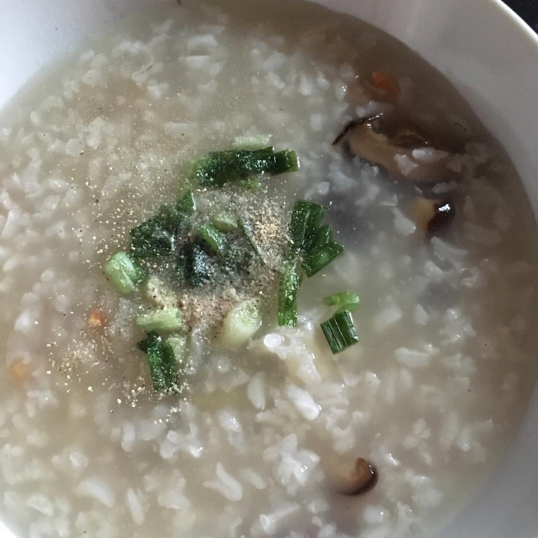 鲜虾干贝糙米粥（塔吉锅版）