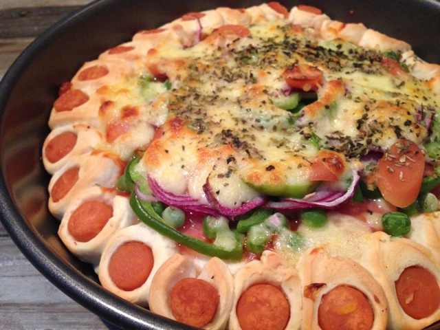 萨米肠蘑菇花边披萨