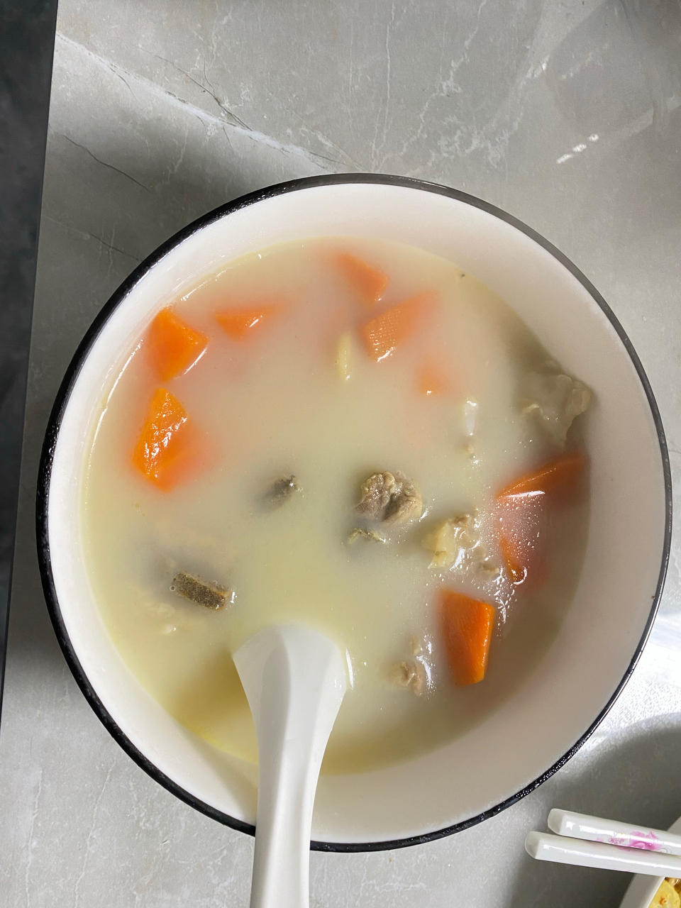 汤白味美的排骨汤，鲜到尖叫，0失败，手残党快来