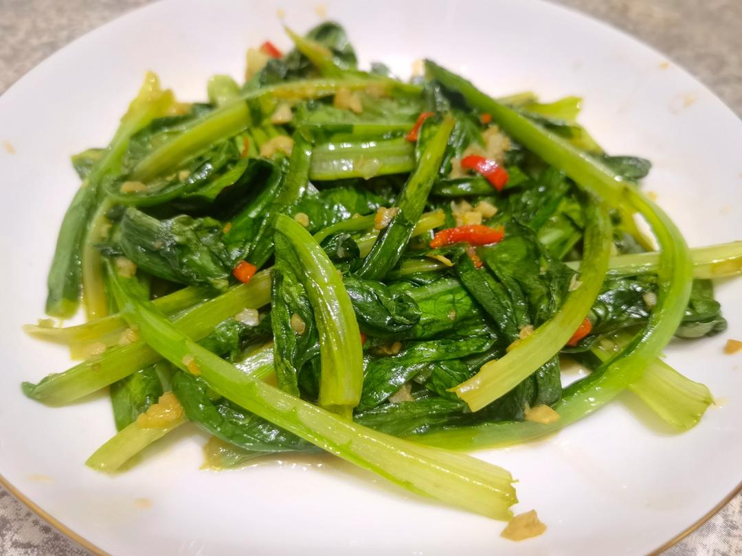 蒜蓉耗油清炒油麦菜，减脂快手菜，宝宝超爱，傻瓜步骤，屡试不爽，好吃且下饭，鲜香爽口！！