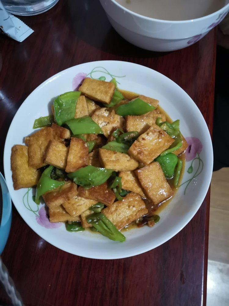 青椒炒豆腐