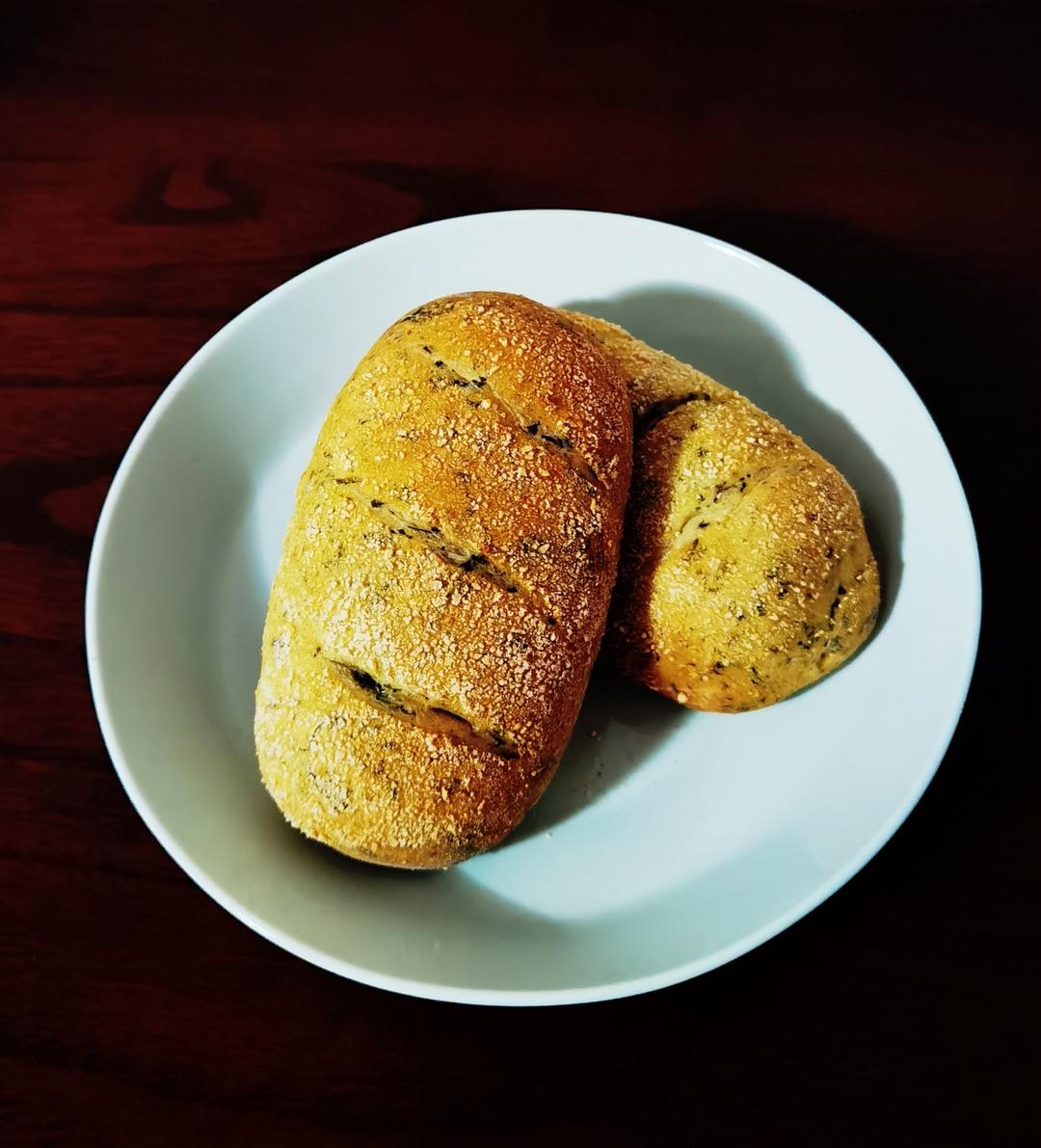 好吃不腻的咸口面包｜【全麦菠菜芝士面包】