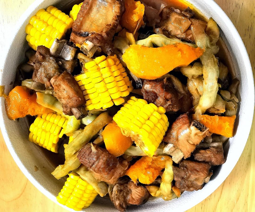 经典东北大丰收之排骨炖豆角玉米🌽南瓜🎃一锅出