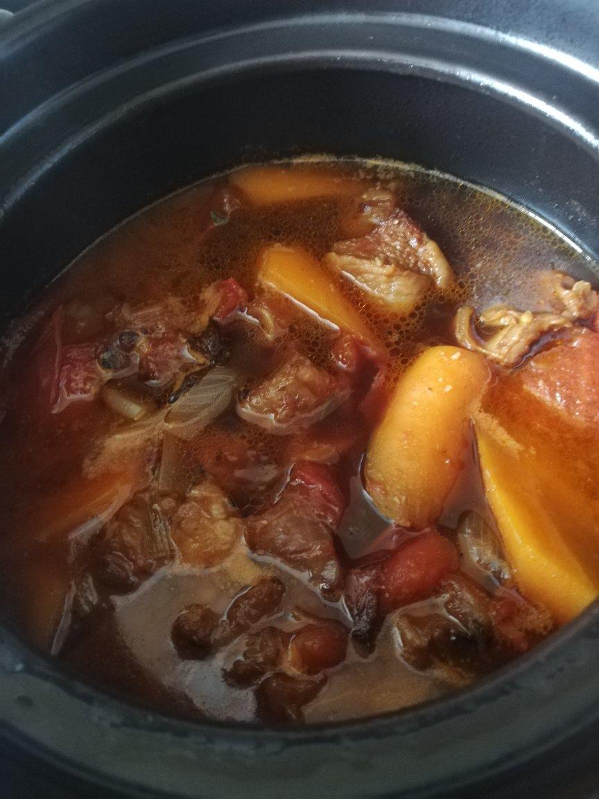 番茄土豆炖牛腩