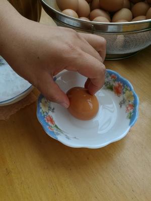 咸鸡蛋做法的做法 步骤3