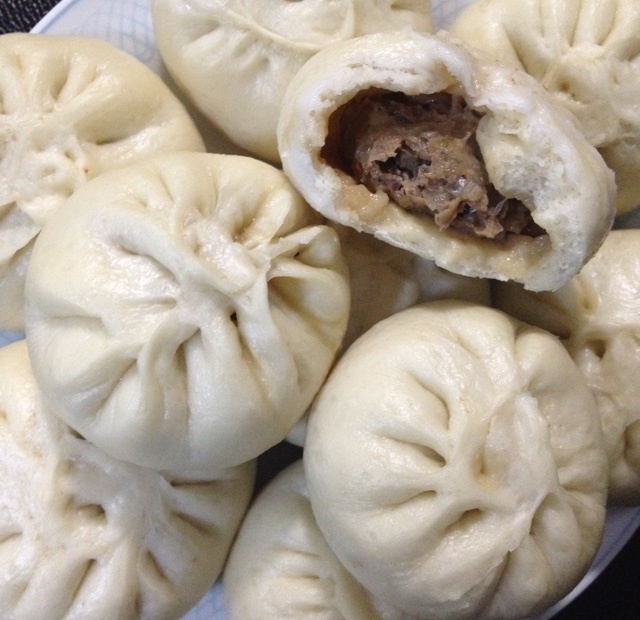 西桔a做的鲜美多汁的洋葱牛肉包子