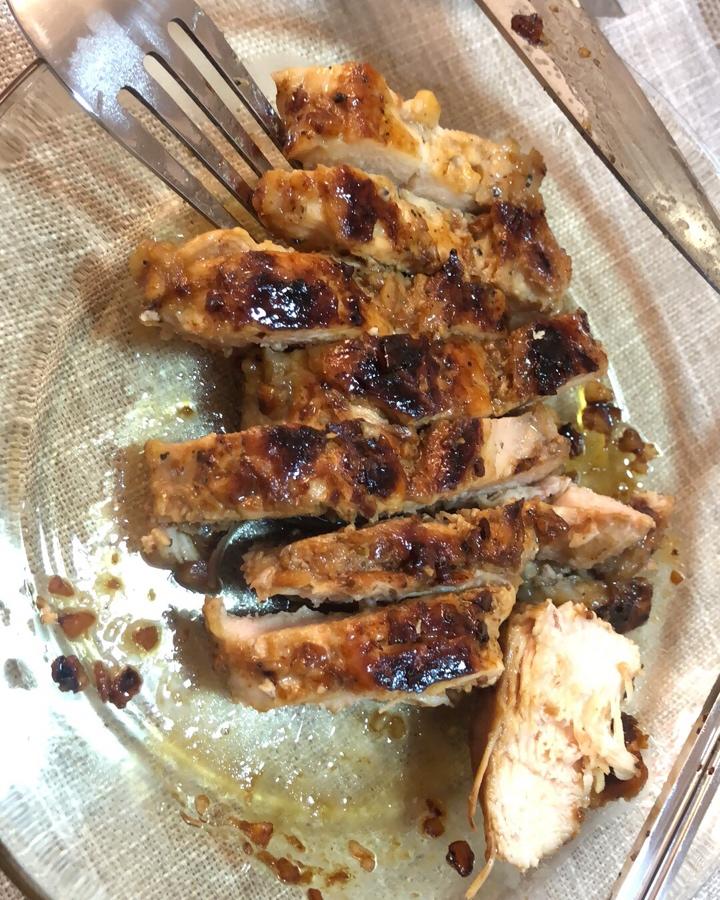 酷炫屌炸天好吃的煎鸡胸肉（香蒜蜂蜜煎鸡胸肉）