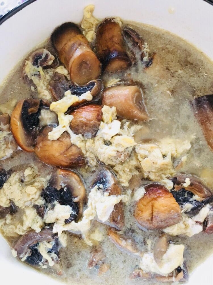 鲜掉眉毛口蘑汤