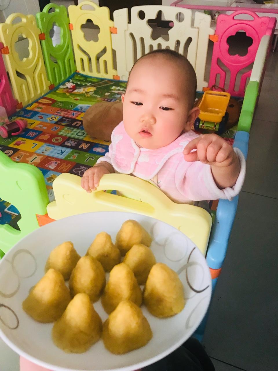 宝宝辅食：超级可爱呆萌的奶香窝窝头