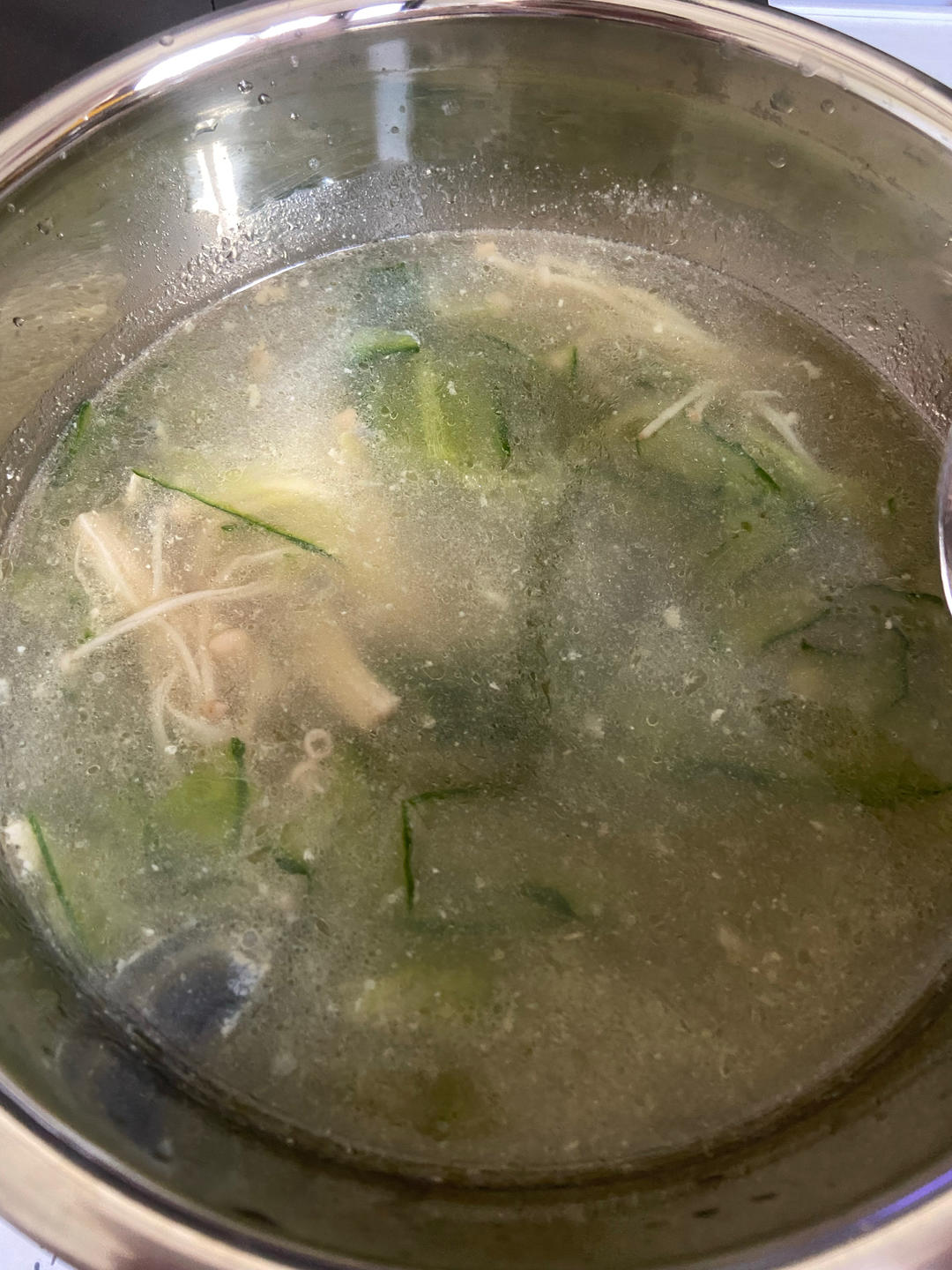 皮蛋黄瓜汤 | 鲜醇减脂餐，300大卡吃到饱！