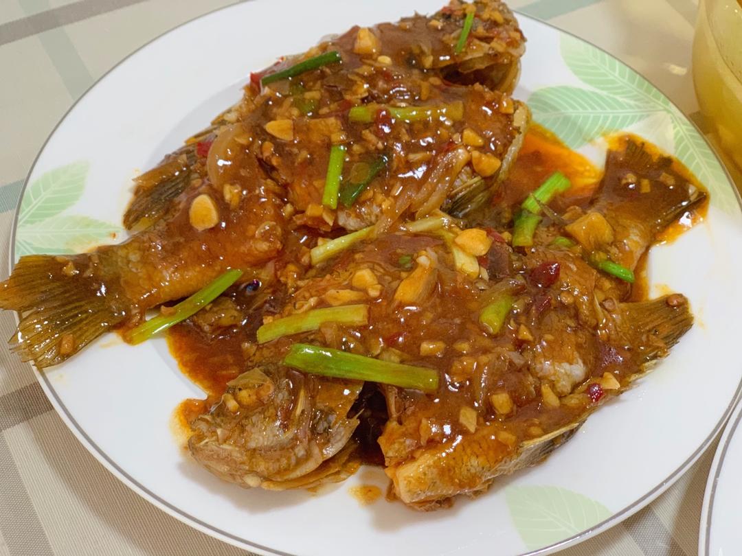 红烧鲫鱼