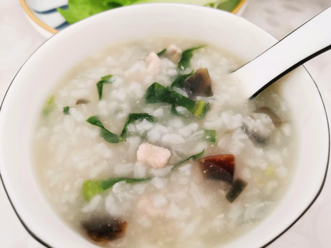妈妈👩教我做的皮蛋瘦肉粥🥣简单快捷美味😋