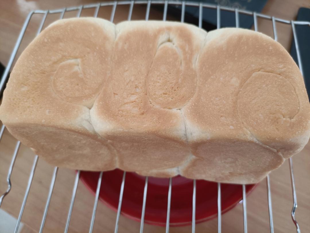 【曼达小馆】松松软软还带奶香的西式大馒头：牛奶吐司