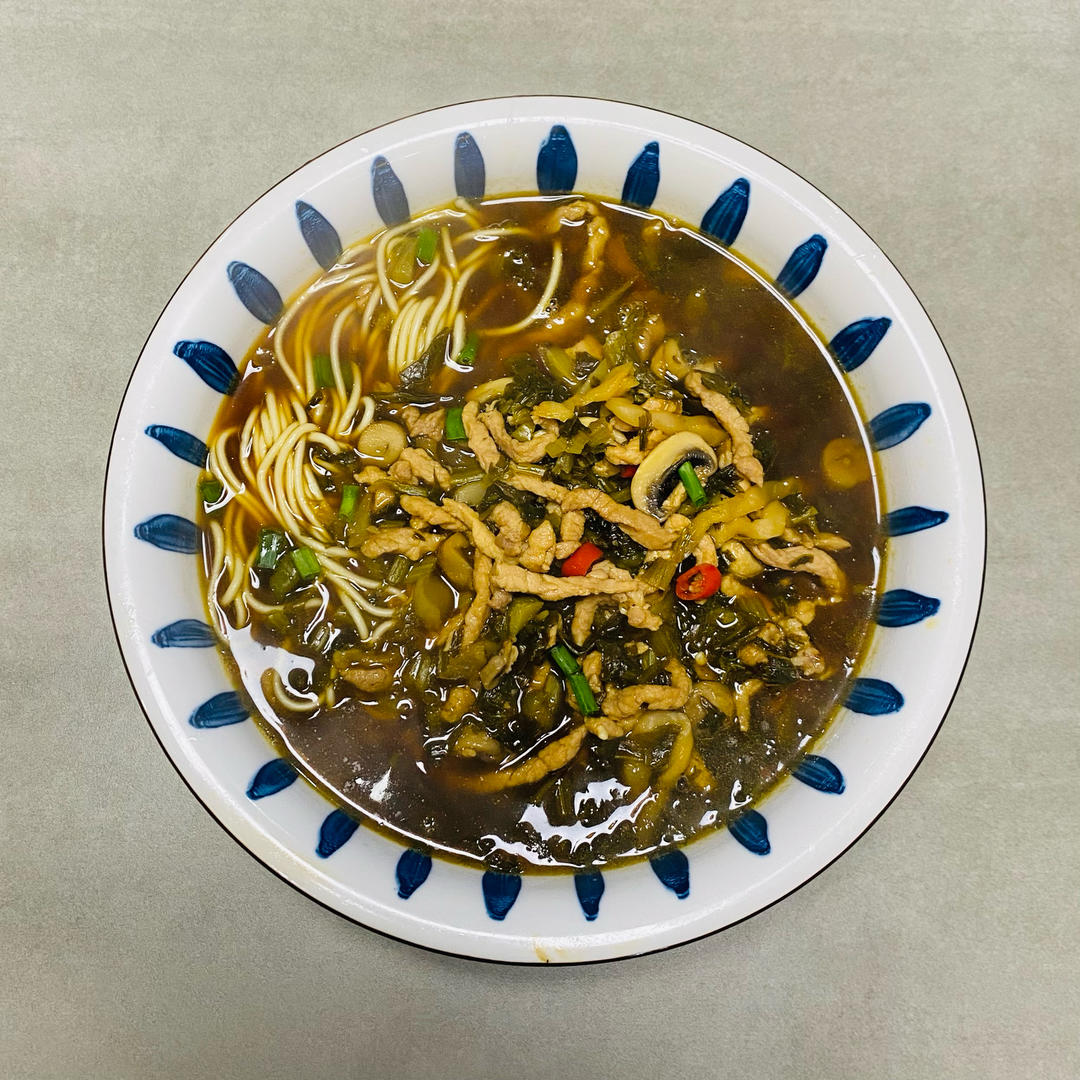 雪菜肉丝面(红汤)