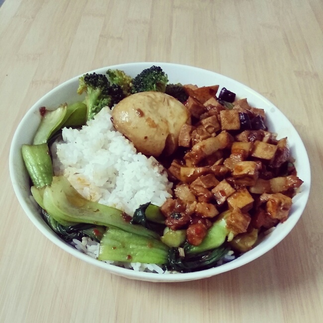小家庭卤肉饭